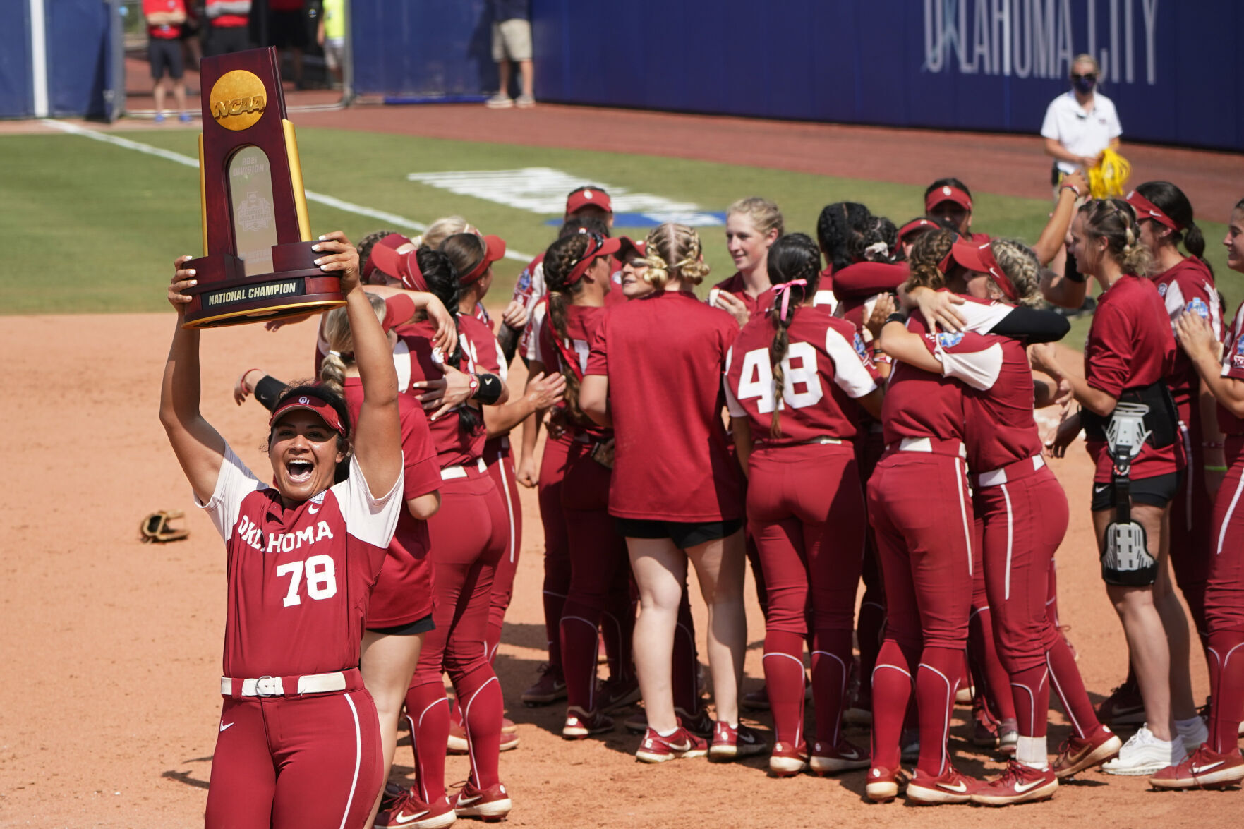 APTOPIX WCWS Florida St Oklahoma Softball